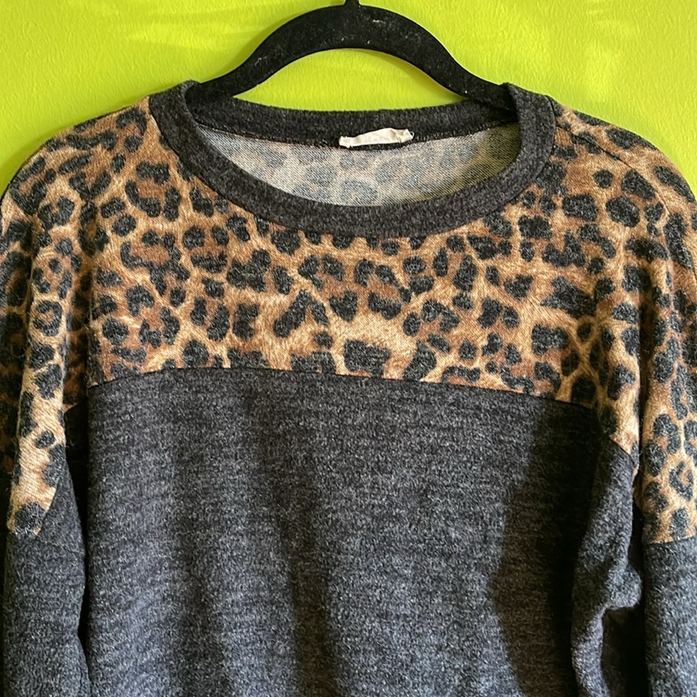First Love Black Top With Leopard Print & Long Sleeves Size L - Picture 2 of 4